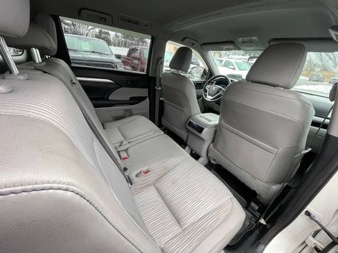 Used 2014 Toyota Highlander Plus AWD/4WD image 33