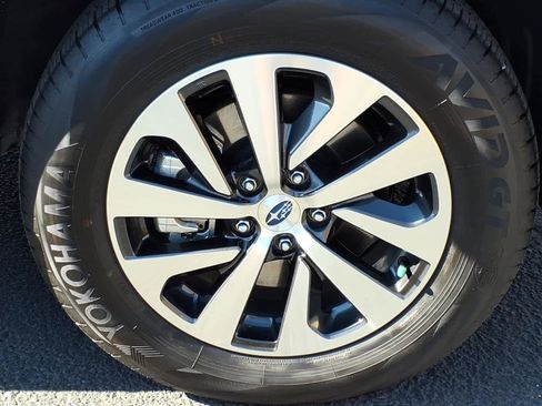 Certified 2025 Subaru Outback Premium w/ Popular Package #1A image 9