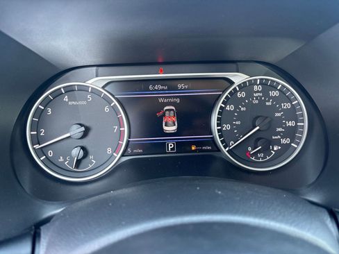 New 2025 Nissan Sentra SR image 19