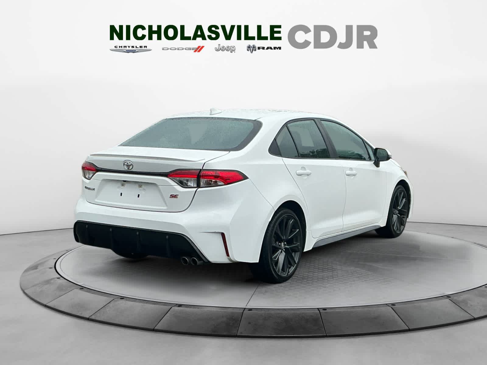 Used 2024 Toyota Corolla SE FWD image 5