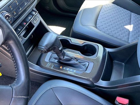 Used 2015 Chevrolet Colorado Z71 image 12