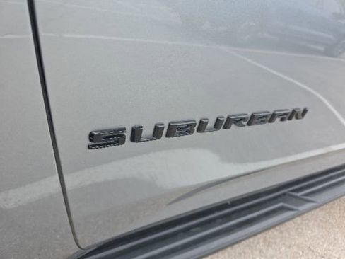 Used 2024 Chevrolet Suburban RST RWD image 11
