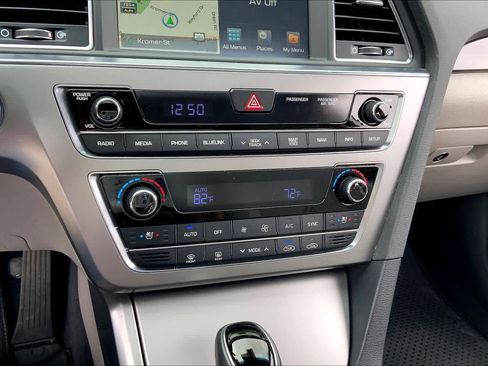 Used 2017 Hyundai Sonata Limited w/ Ultimate Package 04 FWD image 32