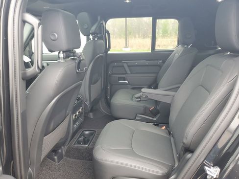 New 2026 Land Rover Defender 130 X-Dynamic SE AWD/4WD image 24
