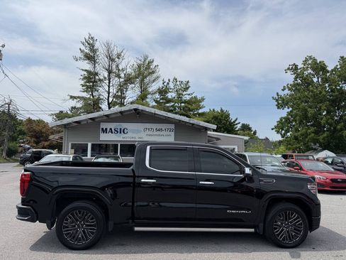 Used 2022 GMC Sierra 1500 Denali Ultimate AWD/4WD image 3
