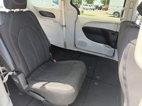 Used 2023 Chrysler Voyager LX FWD image 31