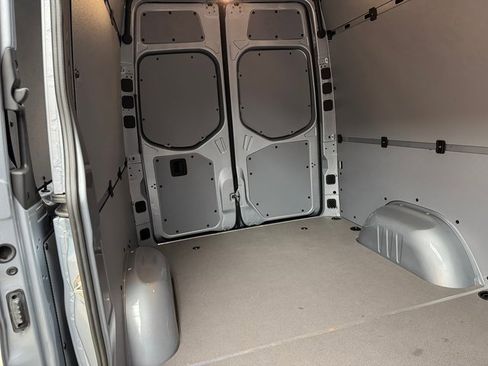Used 2025 Mercedes-Benz Sprinter 2500 image 28