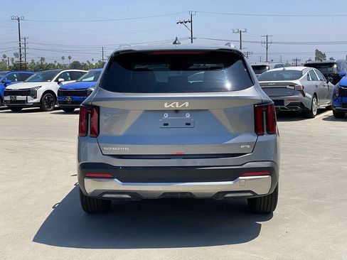 New 2026 Kia Sorento EX FWD image 5