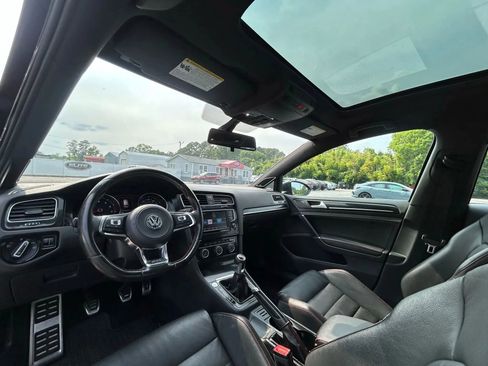 Used 2017 Volkswagen GTI SE image 22