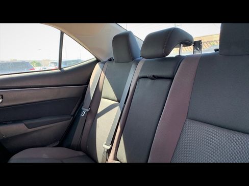 Used 2017 Toyota Corolla LE image 11