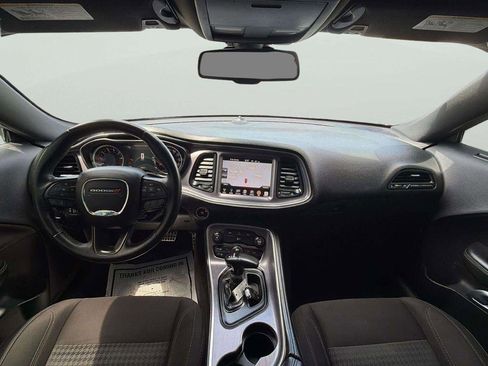 Used 2016 Dodge Challenger SXT RWD image 17