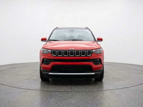 Used 2025 Jeep Compass Limited AWD/4WD image 2