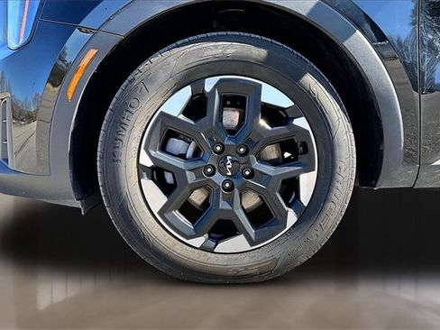 Used 2025 Kia Sorento S image 29