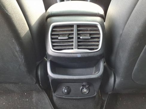 Used 2020 Hyundai Santa Fe SEL w/ Convenience + Premium Package image 6