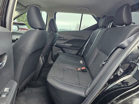 Used 2022 Nissan Kicks SV image 12