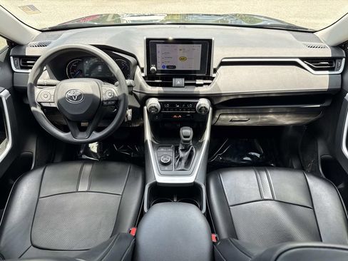 Used 2025 Toyota RAV4 LE AWD/4WD image 20