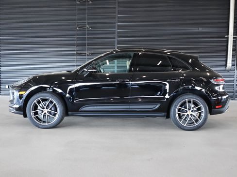 Certified 2026 Porsche Macan AWD/4WD image 2