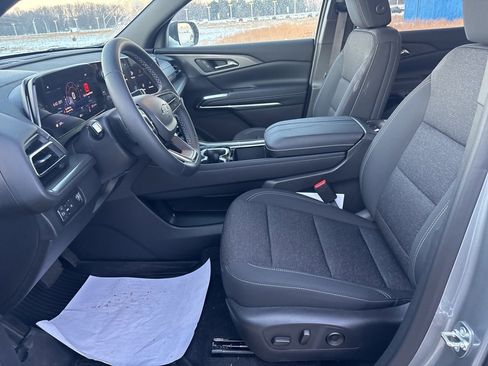 New 2025 Chevrolet Traverse LT w/ Midnight/Sport Edition image 16