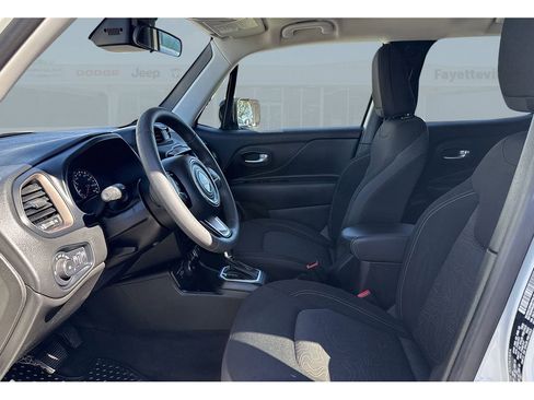 Used 2023 Jeep Renegade Latitude image 13