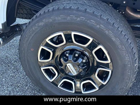 Used 2025 Ford F250 Platinum image 17