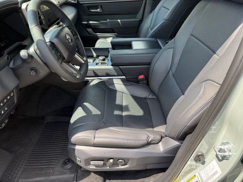 Used 2026 Toyota Tundra Platinum w/ TRD Off-Road Package AWD/4WD image 10