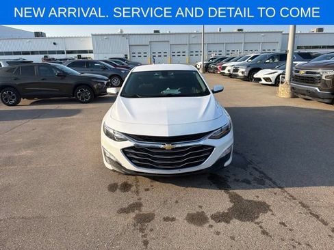 Used 2019 Chevrolet Malibu LT FWD image 4