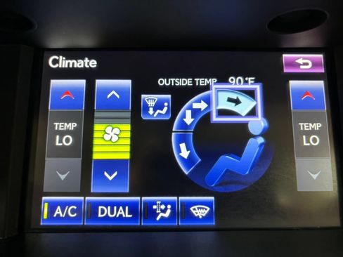 Used 2014 Lexus ES 350 w/ Luxury Package FWD image 34
