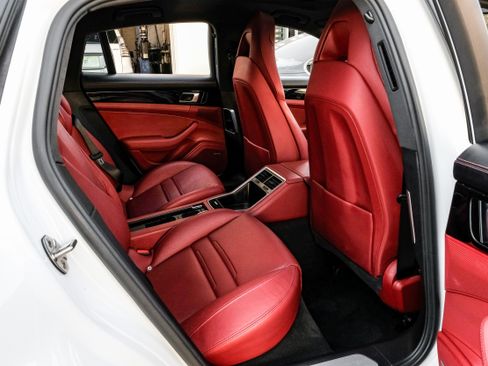 Used 2018 Porsche Panamera image 39