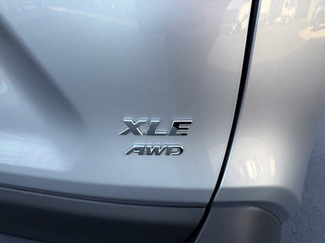 Used 2025 Toyota RAV4 XLE w/ Convenience Package AWD/4WD image 9