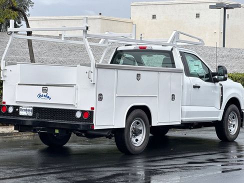 New 2026 Ford F350 XL w/ XL Chrome Package image 4