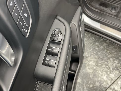 Certified 2025 Buick Enclave Sport Touring w/ Super Cruise Package image 8