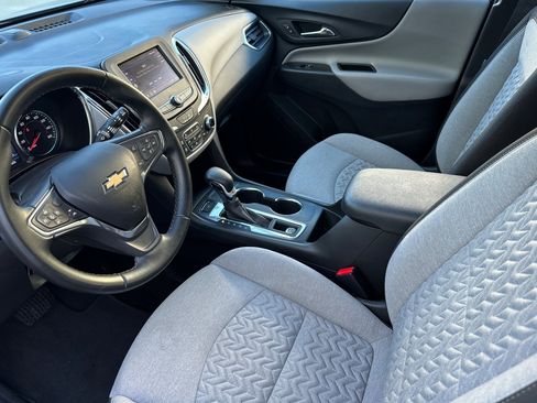 Used 2023 Chevrolet Equinox LT w/ Driver Convenience Package image 9