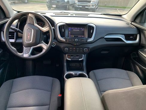 Used 2024 GMC Terrain SLE image 17