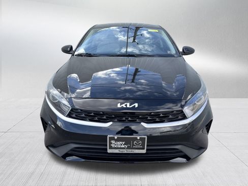 Used 2023 Kia Forte LXS image 2