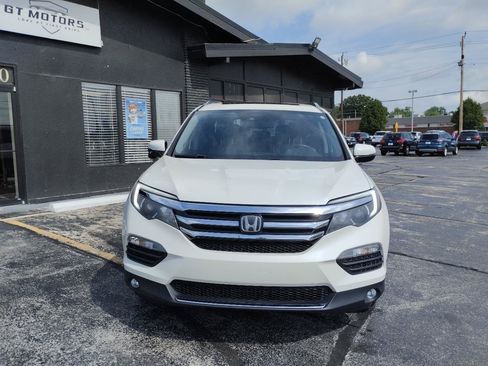 Used 2017 Honda Pilot Touring image 4