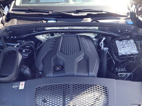 New 2026 Porsche Macan AWD/4WD image 26