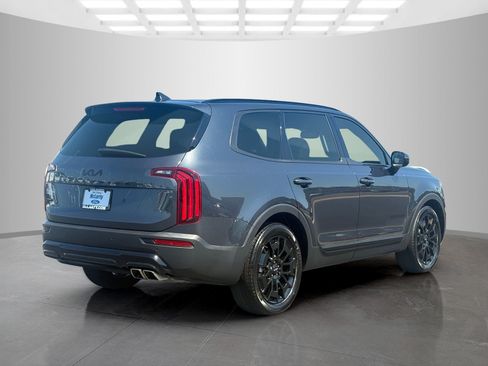 Used 2022 Kia Telluride SX w/ SX Prestige Package AWD/4WD image 3