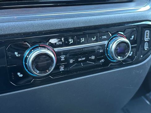 Used 2024 GMC Sierra 1500 SLT image 28