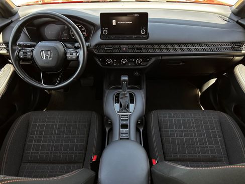 Used 2025 Honda HR-V Sport image 12
