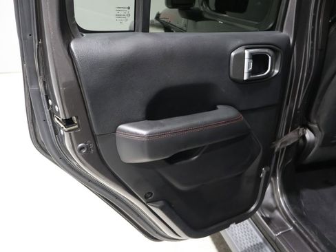 Used 2019 Jeep Wrangler Unlimited Rubicon image 16
