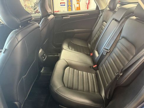 Used 2018 Ford Fusion SE w/ Fusion SE Technology Package FWD image 20
