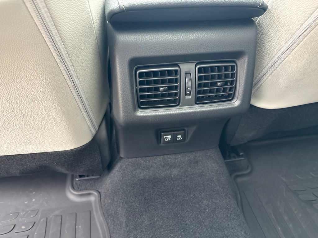Used 2026 Toyota Camry XLE AWD/4WD image 22