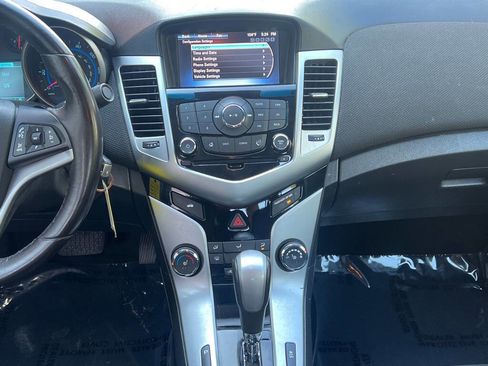 Used 2016 Chevrolet Cruze LT image 17