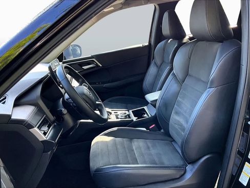 Used 2024 Mitsubishi Outlander SE FWD image 9