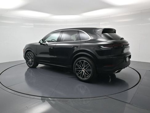Certified 2026 Porsche Cayenne AWD/4WD image 3