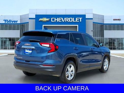 Used 2024 GMC Terrain SLE FWD image 4