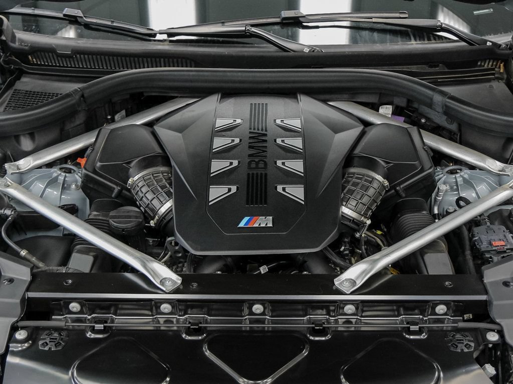 Used 2025 BMW X5 M60i AWD/4WD image 4