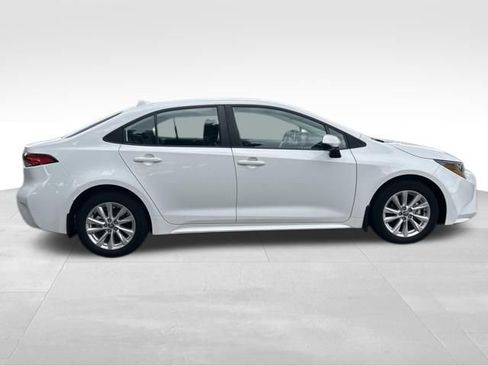 Used 2023 Toyota Corolla LE w/ LE Convenience Package FWD image 6