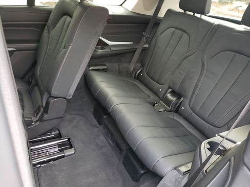 Used 2019 BMW X7 xDrive40i w/ Premium Package AWD/4WD image 11