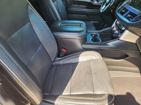 Used 2023 GMC Yukon SLT RWD image 16